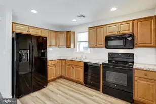 207 Norbury Cir, Willow Street, PA 17584 - Photo 13