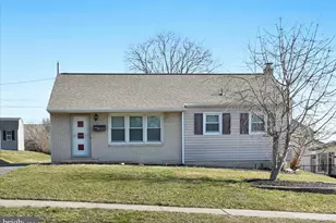 535 N Locust St, Elizabethtown, PA 17022 - Photo 3