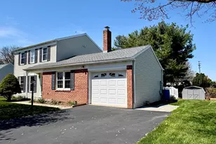 2439 Cypress Dr, Lancaster, PA 17602 - Photo 3