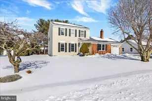 2439 Cypress Dr, Lancaster, PA 17602 - Photo 3