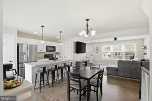 20 Pacific Blvd, Ephrata, PA 17522 - Photo 11