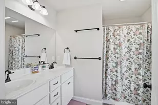 20 Pacific Blvd, Ephrata, PA 17522 - Photo 31