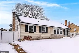 530 N Mt Joy St, Elizabethtown, PA 17022 - Photo 1