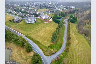 50 Meadowbreeze, Lititz, PA 17543 - Photo 3