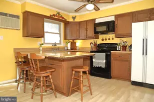 234 N 11th St, Akron, PA 17501 - Photo 7