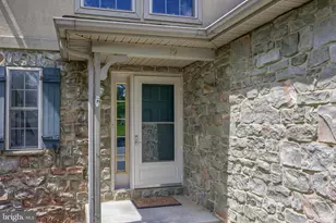 19 Eagle Dr, Ephrata, PA 17522 - Photo 3