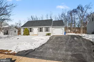 27 Homestead Dr, Denver, PA 17517 - Photo 3