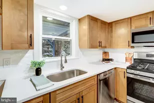 2336 Wood St, Lancaster, PA 17603 - Photo 9