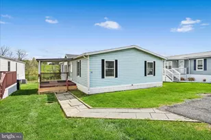 16 Terrie Ln, East Earl, PA 17519 - Photo 1