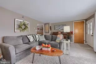 811 W Main St, New Holland, PA 17557 - Photo 9