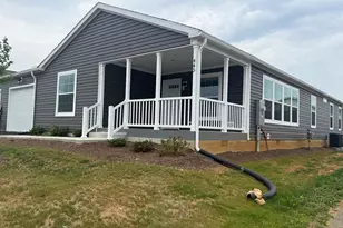 443 Eastwood Ln, Lancaster, PA 17603 - Photo 1