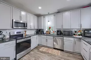 332 Perry St, Columbia, PA 17512 - Photo 13