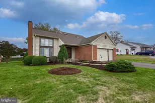 113 Florentine Dr, Willow Street, PA 17584 - Photo 1