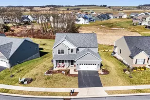 220 Pebble Dr, Elizabethtown, PA 17022 - Photo 3