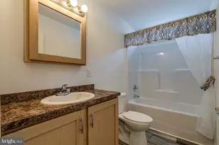 426 Eastwood Ln, Lancaster, PA 17601 - Photo 27