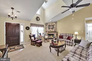 820 Cambridge Dr, Manheim, PA 17545 - Photo 9