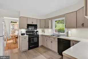 1049 Signal Hill Ln Ln, Lancaster, PA 17601 - Photo 15