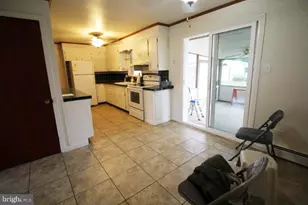 818 Walnut St, New Holland, PA 17557 - Photo 5