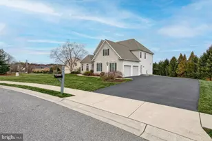 395 Ecker Dr, Lititz, PA 17543 - Photo 5