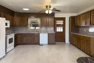 735 Yellow Hill Rd, Narvon, PA 17555 - Photo 5