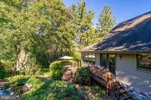 2340 Raleigh Dr, Lancaster, PA 17601 - Photo 9