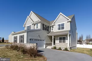 586 Stockdale Dr, Lancaster, PA 17601 - Photo 1