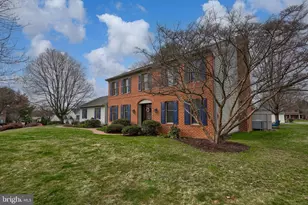 131 Milton Cir, Lititz, PA 17543 - Photo 3