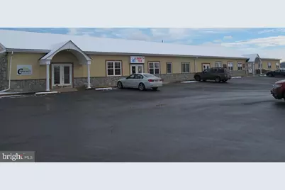 684 W Main Street, New Holland, PA 17557 - Photo 1