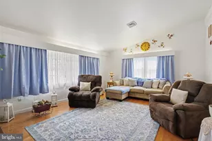 1033 S Mt Joy St, Elizabethtown, PA 17022 - Photo 9