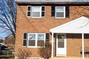 827 S Locust St, Elizabethtown, PA 17022 - Photo 1