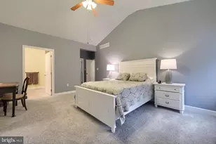 14 Chamberlain Ln, Millersville, PA 17551 - Photo 5