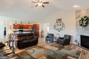 2050 Cloverton Dr, Columbia, PA 17512 - Photo 7