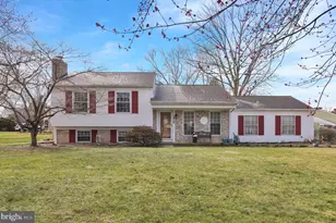 1818 Sturbridge Dr, Lancaster, PA 17601 - Photo 1