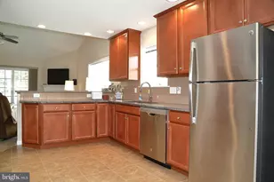 185 Waypoint Dr, Lancaster, PA 17603 - Photo 9