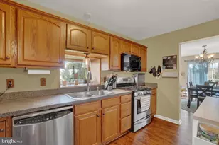 336 Deerfield Dr, Mount Joy, PA 17552 - Photo 9