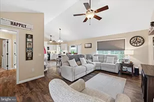 1363 Perry Dr, Denver, PA 17517 - Photo 5