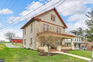 301 E Meadow Valley Rd, Lititz, PA 17543 - Photo 1