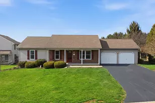 111 Farmingdale Ln, Marietta, PA 17547 - Photo 1