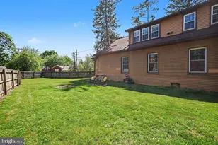 1203 Diamond St, Akron, PA 17501 - Photo 25