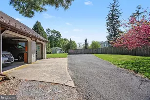 1203 Diamond St, Akron, PA 17501 - Photo 27