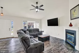 2202 Weeping Willow Ln, Mount Joy, PA 17552 - Photo 3