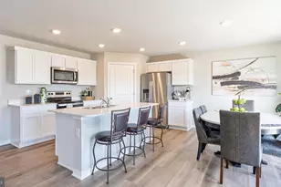 116 Erica Ln, Columbia, PA 17512 - Photo 3