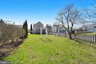 173 W Broad St, Salunga, PA 17538 - Photo 31