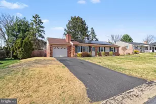 2731 Sherwood Ln, Lancaster, PA 17603 - Photo 5