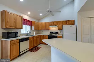 14 Oakgrove Ln, Millersville, PA 17551 - Photo 5