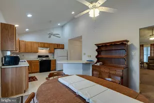 14 Oakgrove Ln, Millersville, PA 17551 - Photo 9