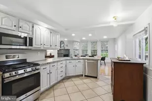 135 S Cedar St, Lititz, PA 17543 - Photo 3