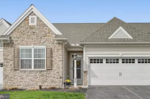 26 Midway Farms Ln, Lancaster, PA 17602 - Photo 1