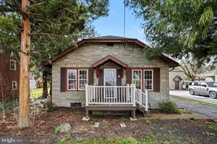 166 E New St, Mountville, PA 17554 - Photo 1