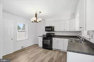 319 Dahlia Rd, Lancaster, PA 17602 - Photo 9